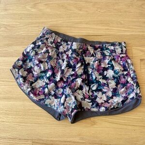 Excellent condition sz 10 lululemon shorts